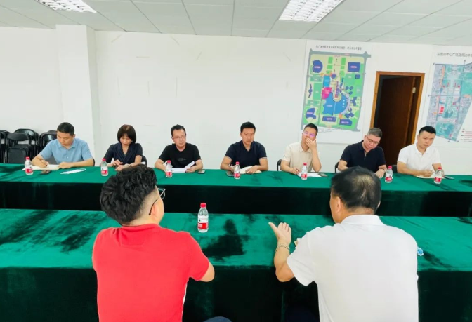 市城管局陈创业副局长与协会理事长单位成员进行座谈交流
